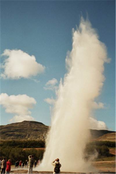  “Geysir” islandais. 